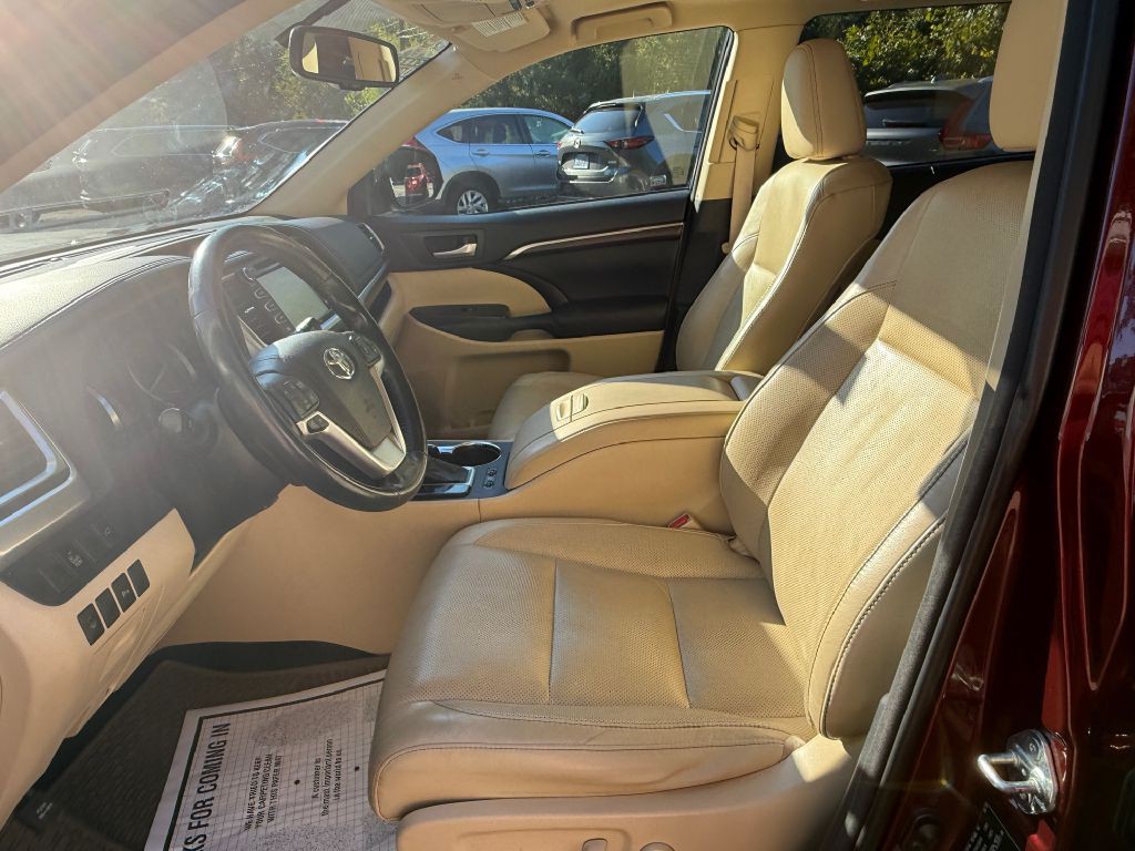 2015 Toyota Highlander Image 9