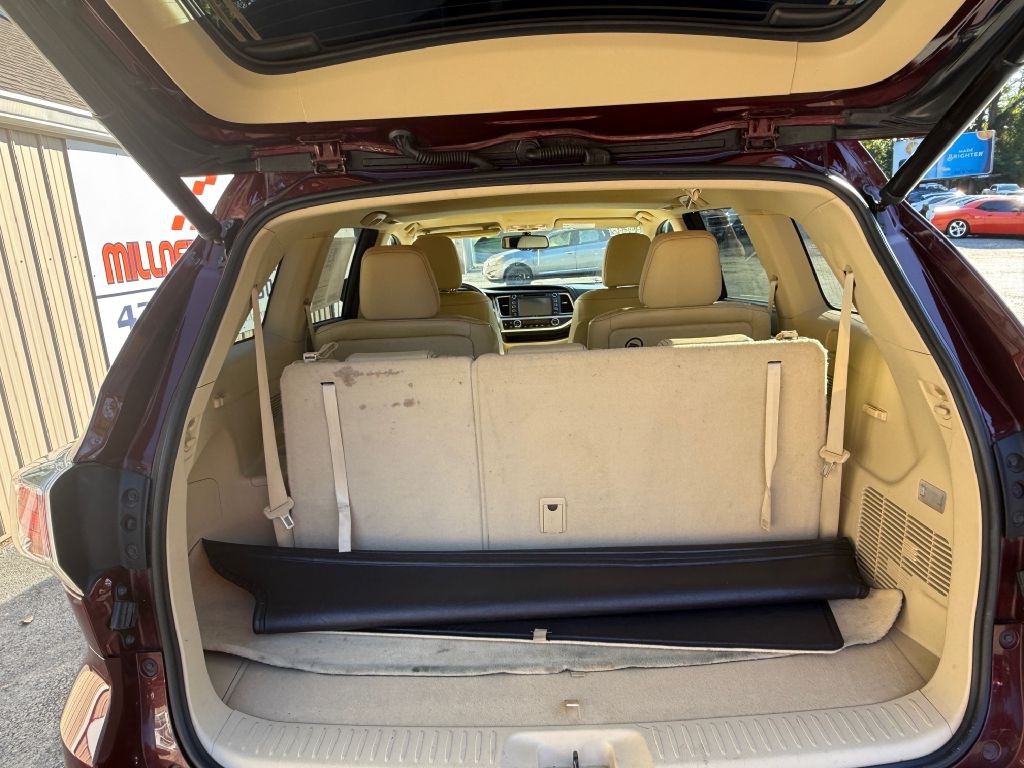 2015 Toyota Highlander Image 12