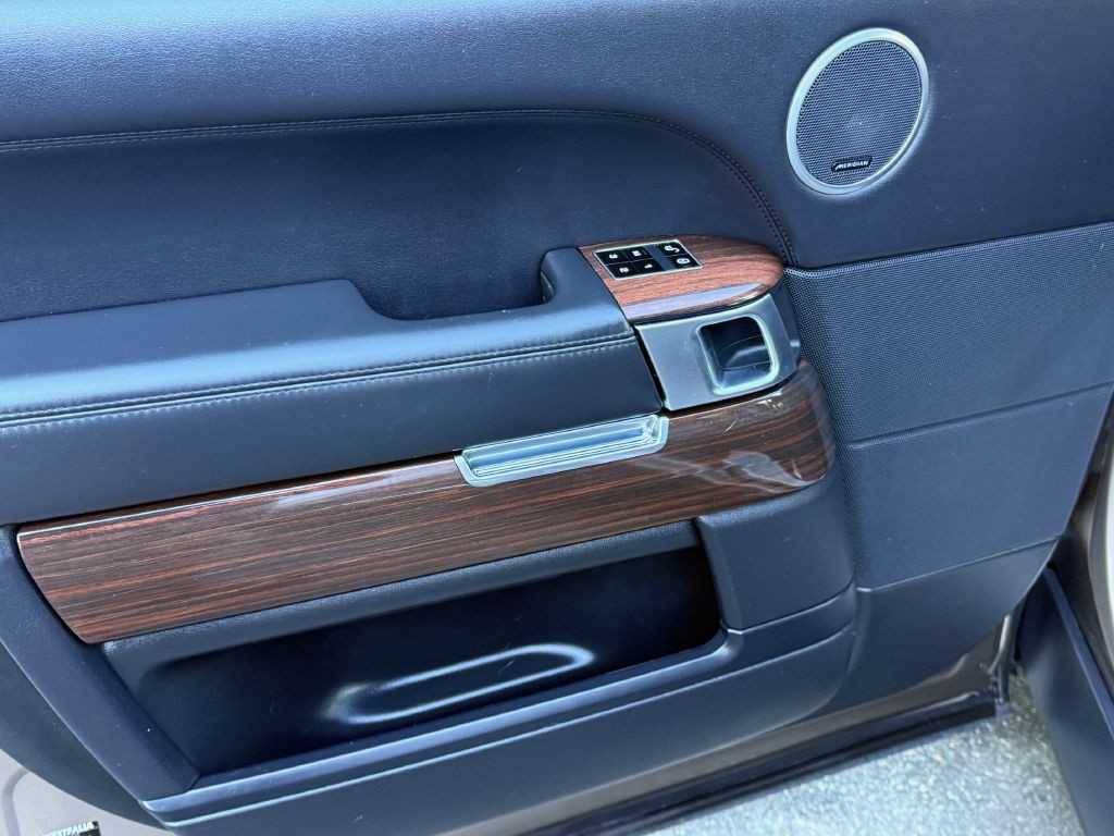 2015 Land Rover Range Rover Image 12