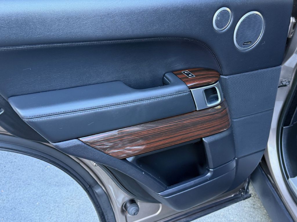 2015 Land Rover Range Rover Image 14