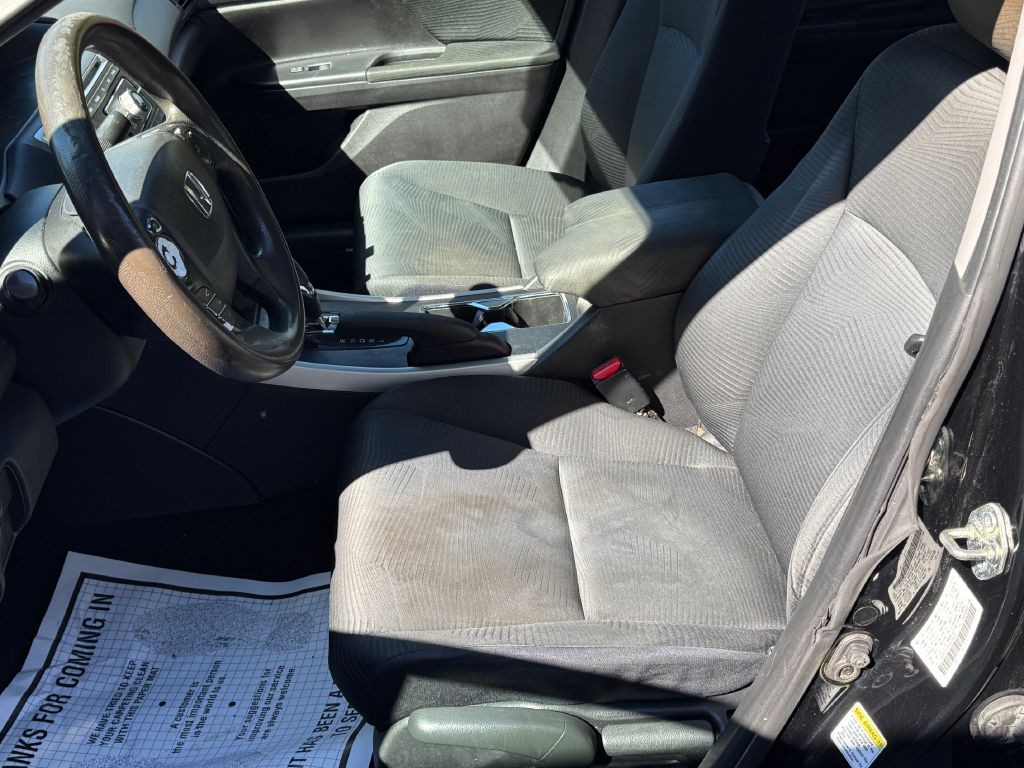 2015 Honda Accord Image 11