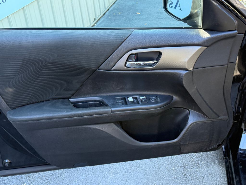 2015 Honda Accord Image 12