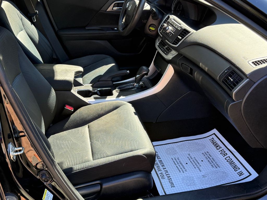 2015 Honda Accord Image 15