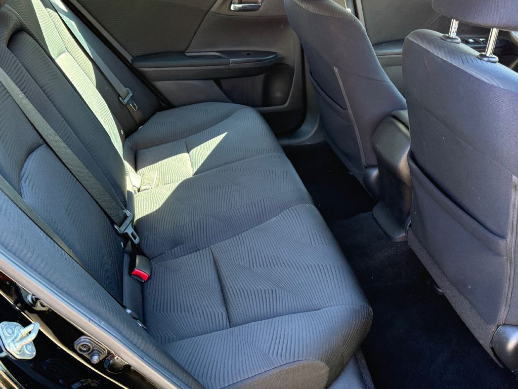 2015 Honda Accord Image 17