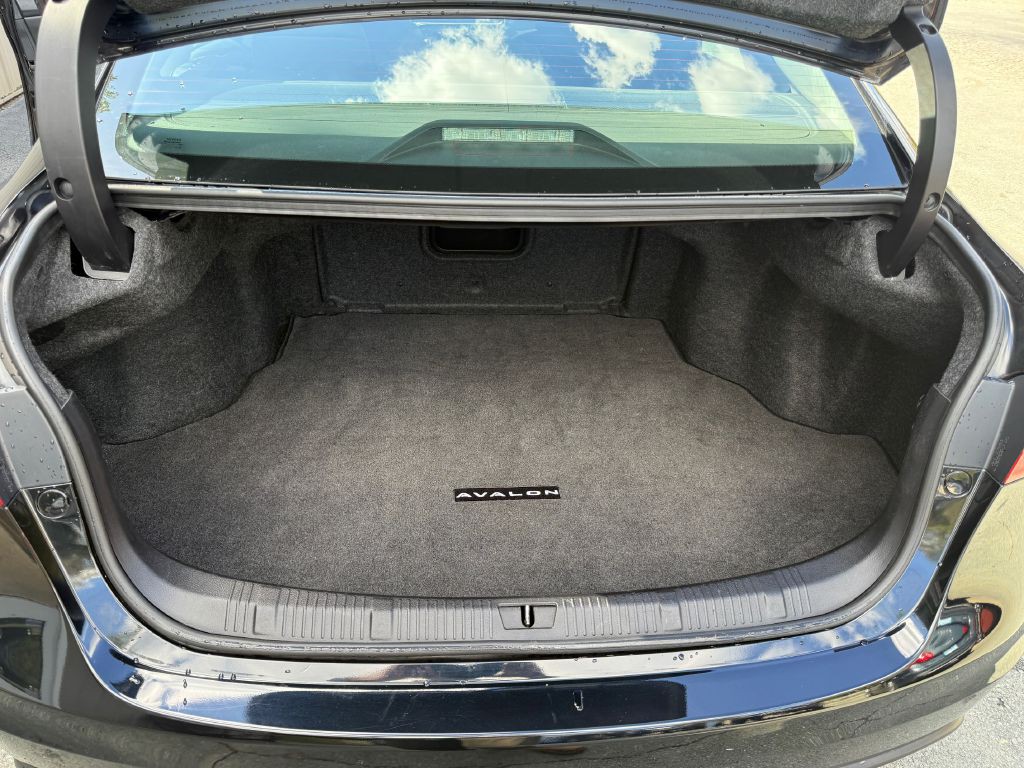 2013 Toyota Avalon Image 16