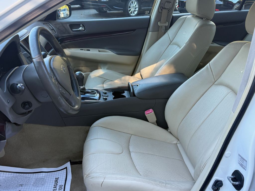2013 INFINITI G37 Image 9