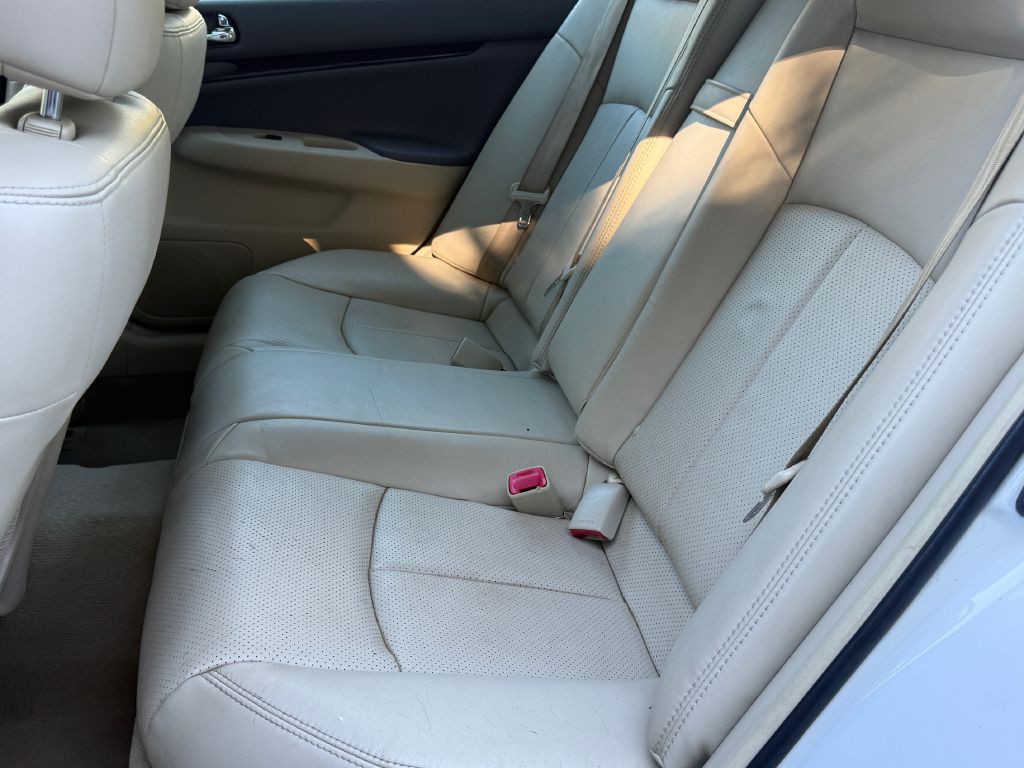 2013 INFINITI G37 Image 10
