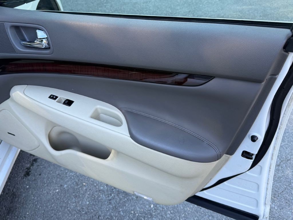 2013 INFINITI G37 Image 13