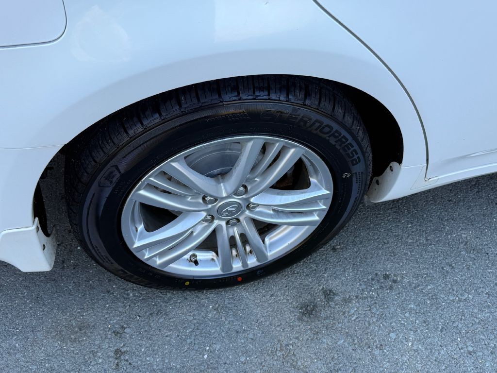 2013 INFINITI G37 Image 17