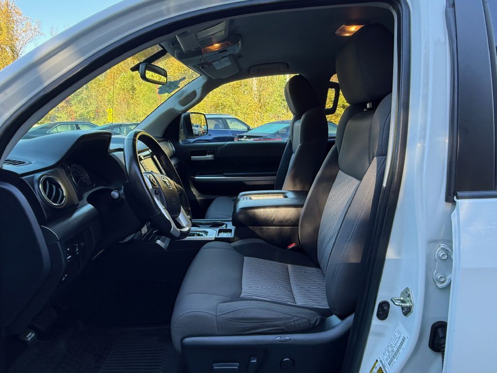 2017 Toyota Tundra Image 12
