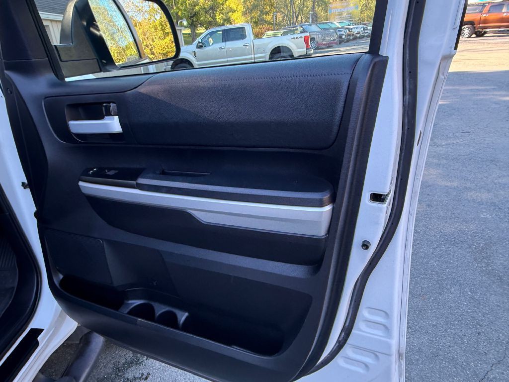 2017 Toyota Tundra Image 18