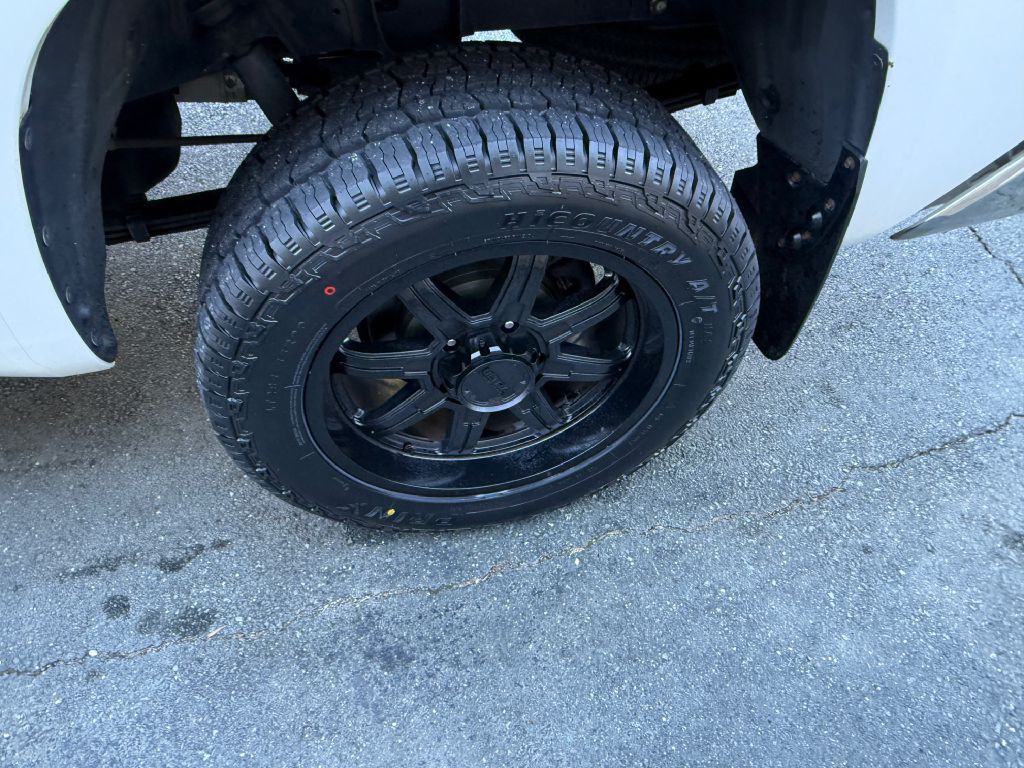 2017 Toyota Tundra Image 21
