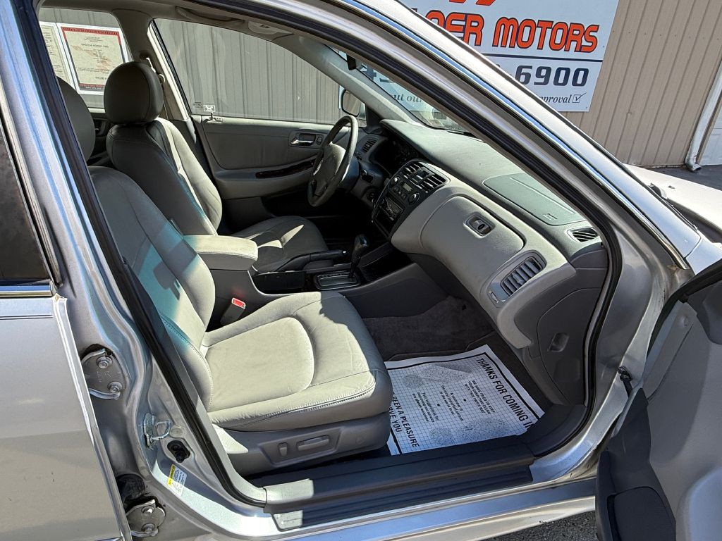2001 Honda Accord Image 16