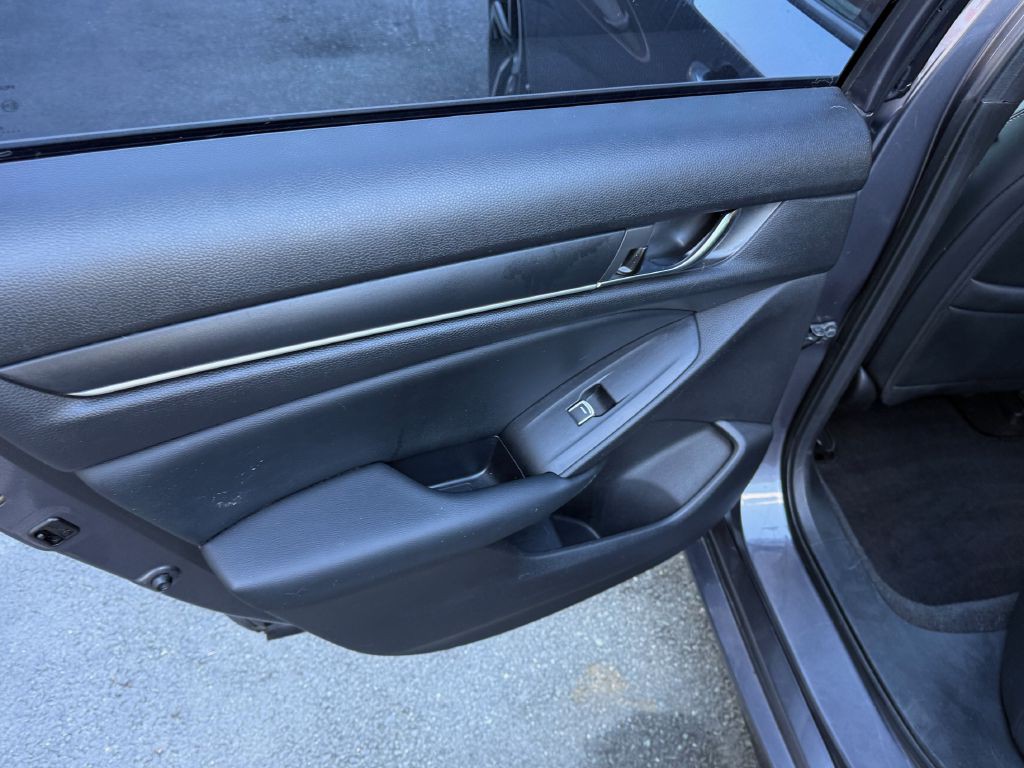 2018 Honda Accord Image 14