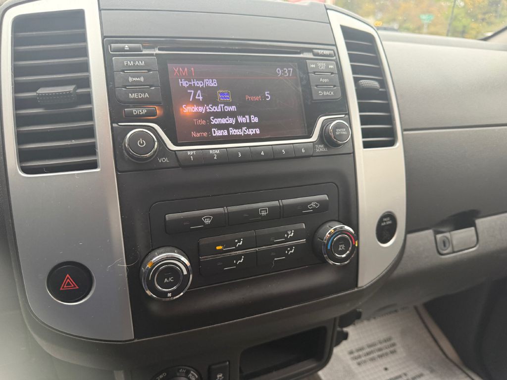 2015 Nissan Xterra Image 10