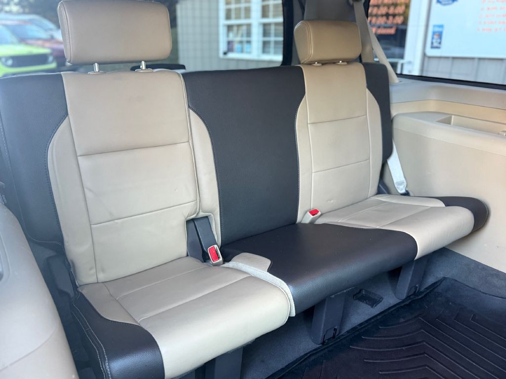 2015 Nissan Armada Image 12