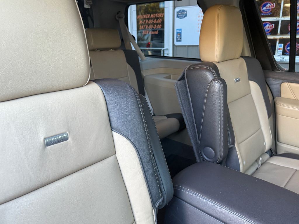 2015 Nissan Armada Image 14