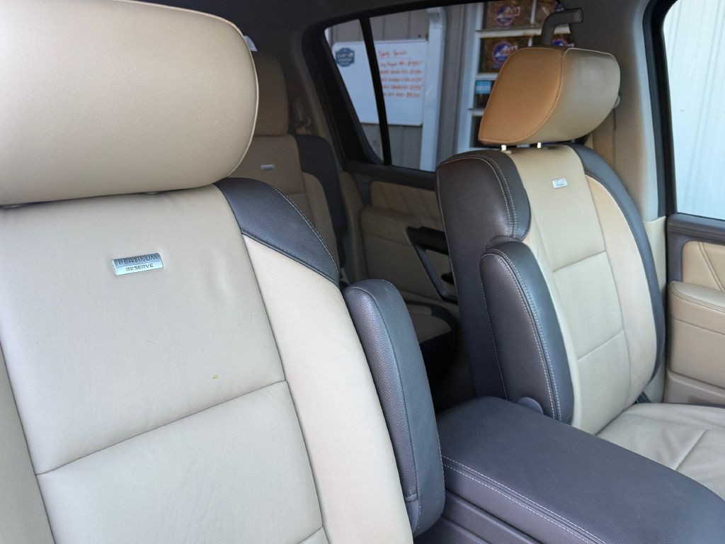 2015 Nissan Armada Image 18