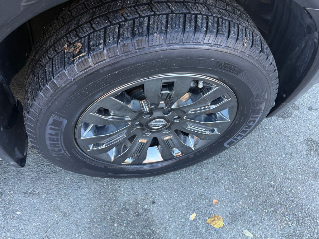 2015 Nissan Armada Image 20