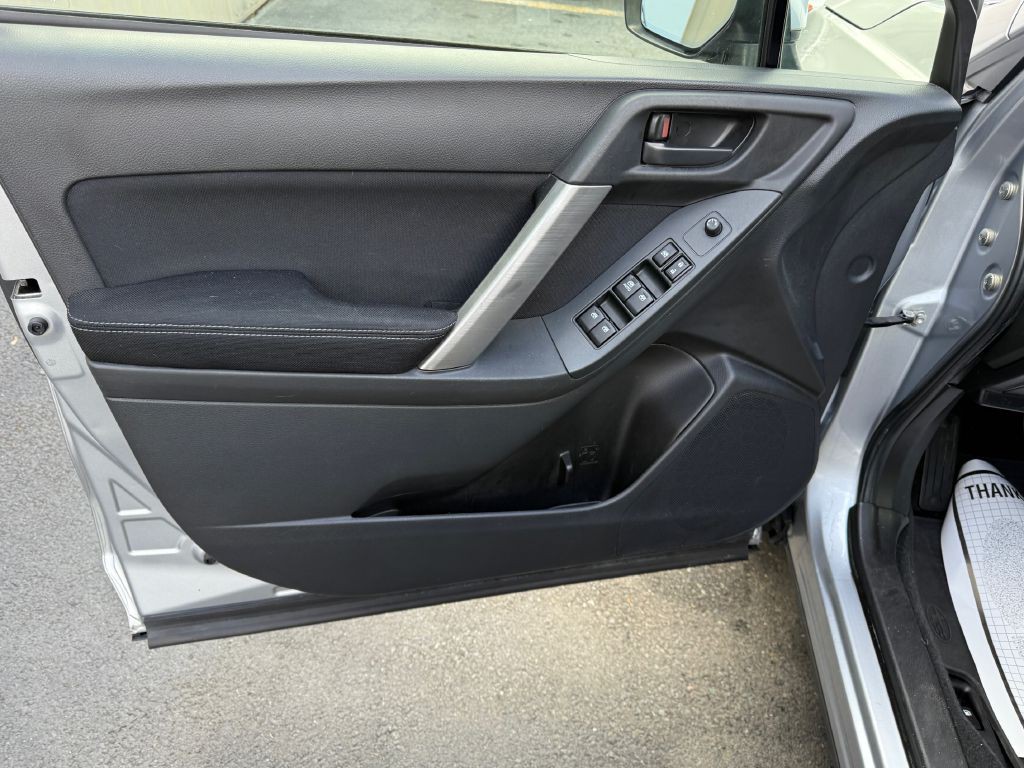 2014 Subaru Forester Image 14