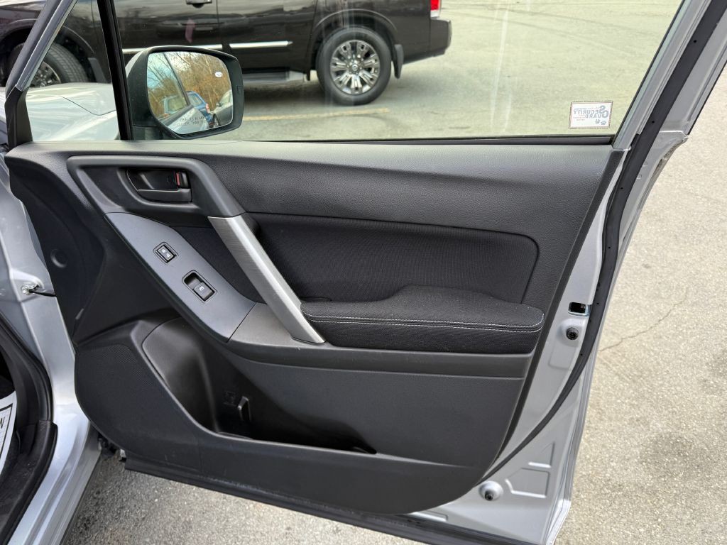 2014 Subaru Forester Image 19