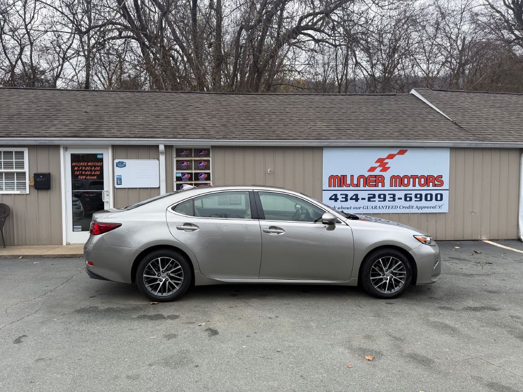 2017 Lexus ES Image 1