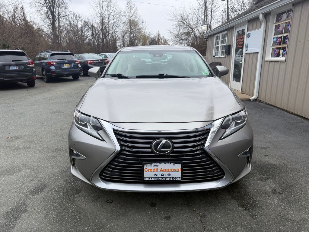 2017 Lexus ES Image 3