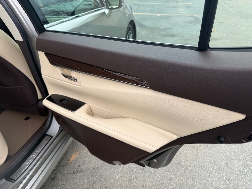 2017 Lexus ES Image 20