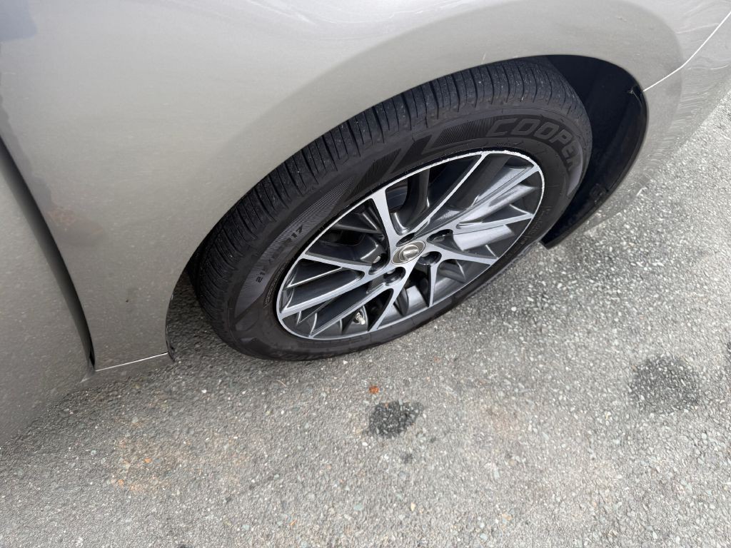 2017 Lexus ES Image 23