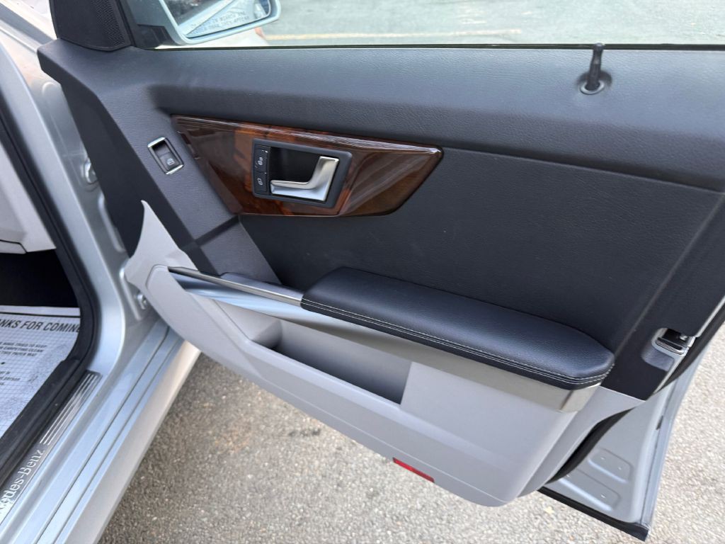 2013 Mercedes-Benz GLK-Class Image 17