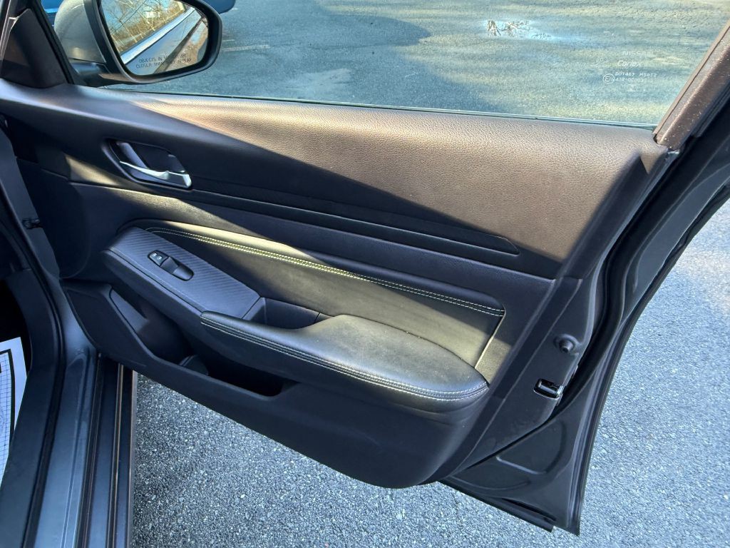 2020 Nissan Altima Image 13