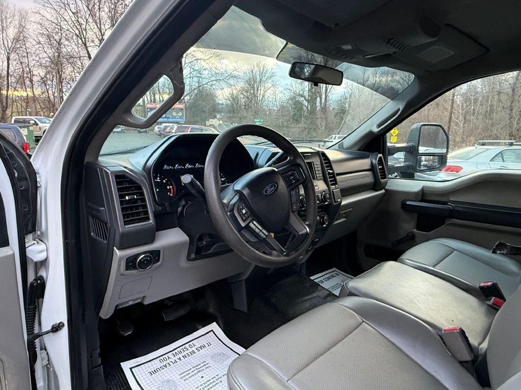 2017 Ford F-350 Image 11