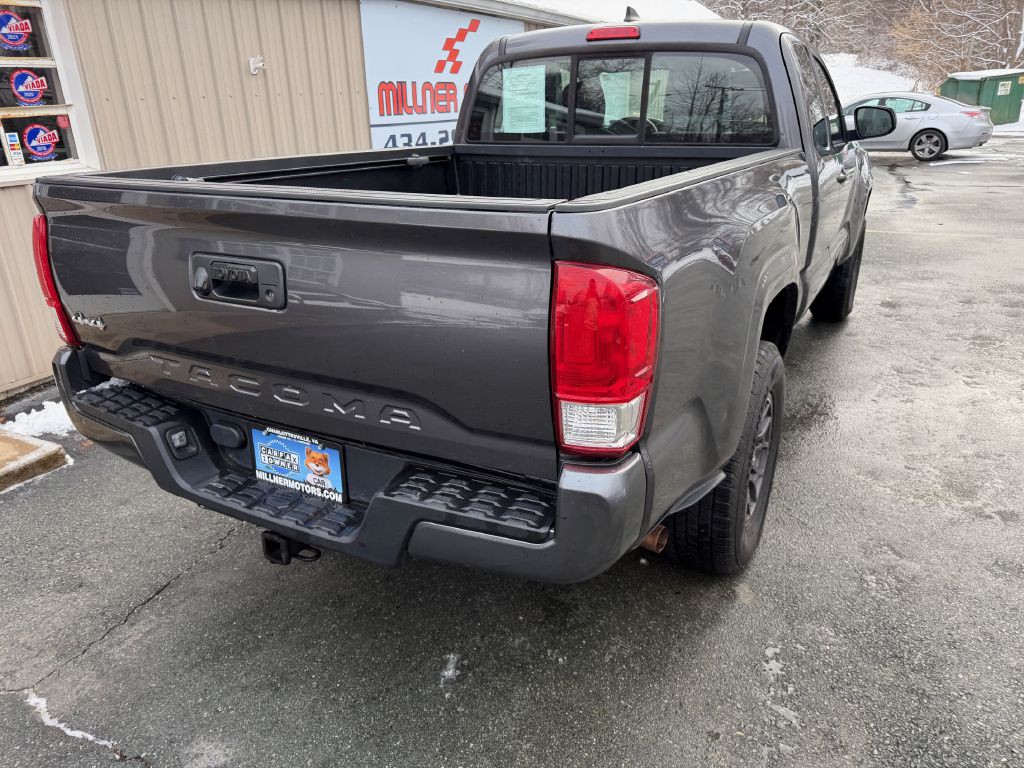 2016 Toyota Tacoma Image 8