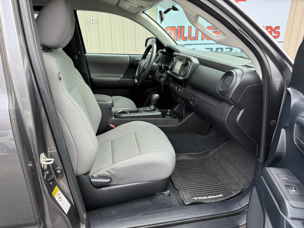 2016 Toyota Tacoma Image 15