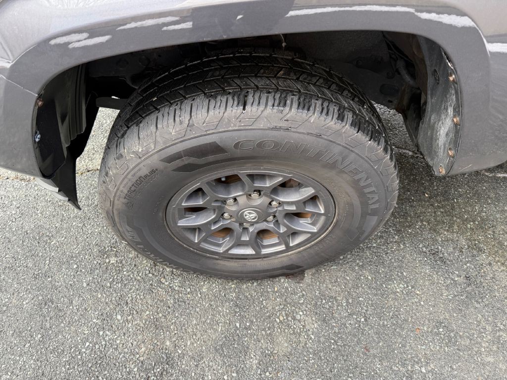 2016 Toyota Tacoma Image 20