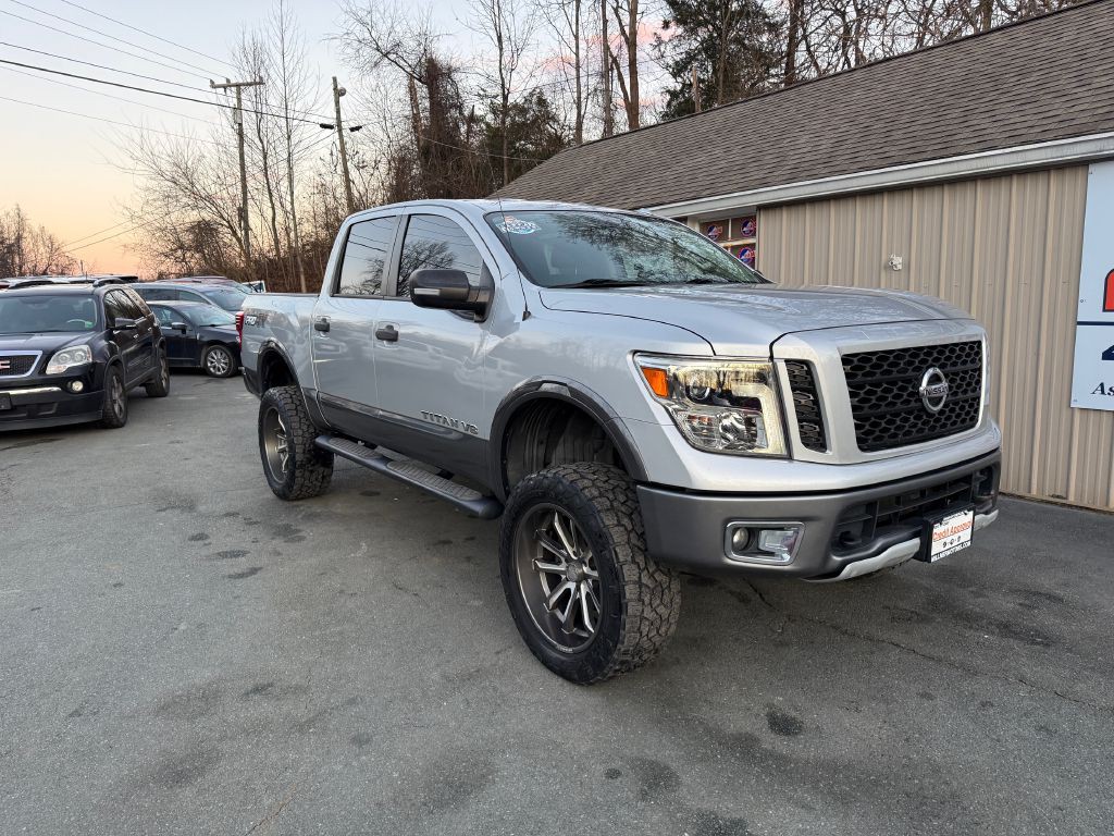 2018 Nissan Titan Image 2
