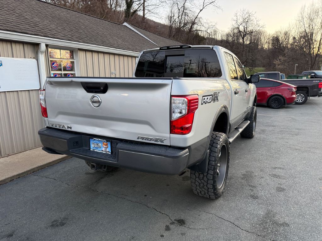 2018 Nissan Titan Image 10