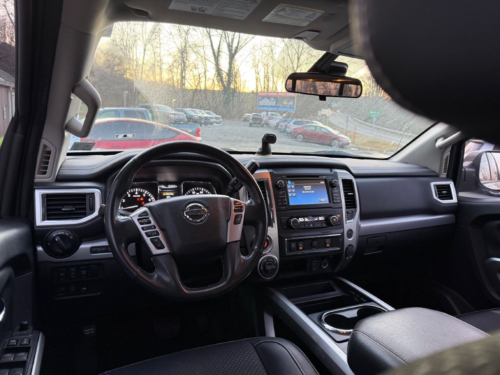 2018 Nissan Titan Image 15