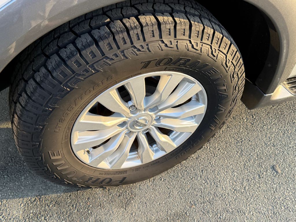 2017 Nissan Armada Image 16