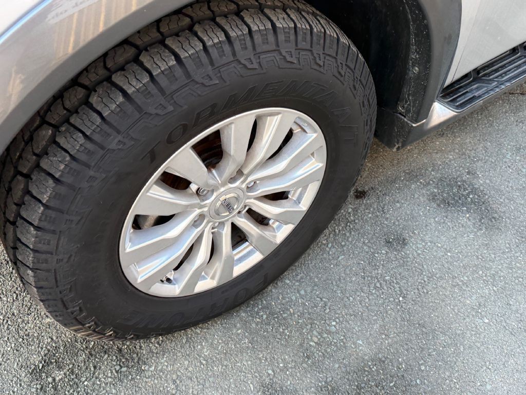 2017 Nissan Armada Image 17