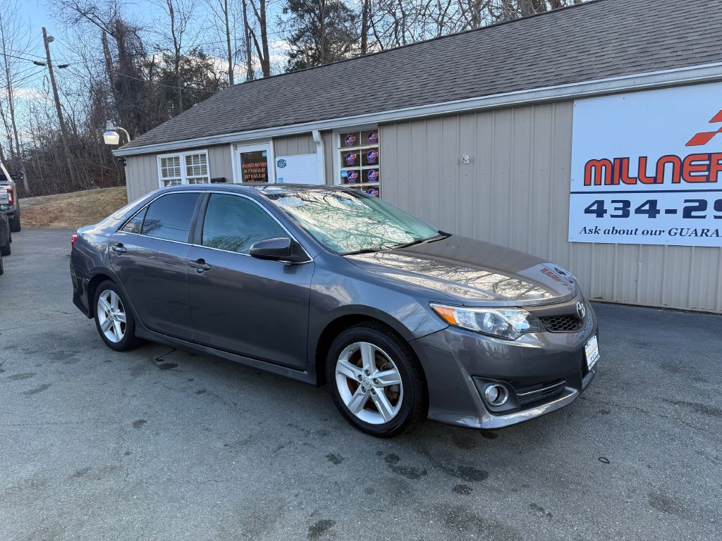 2014 Toyota Camry Image 2