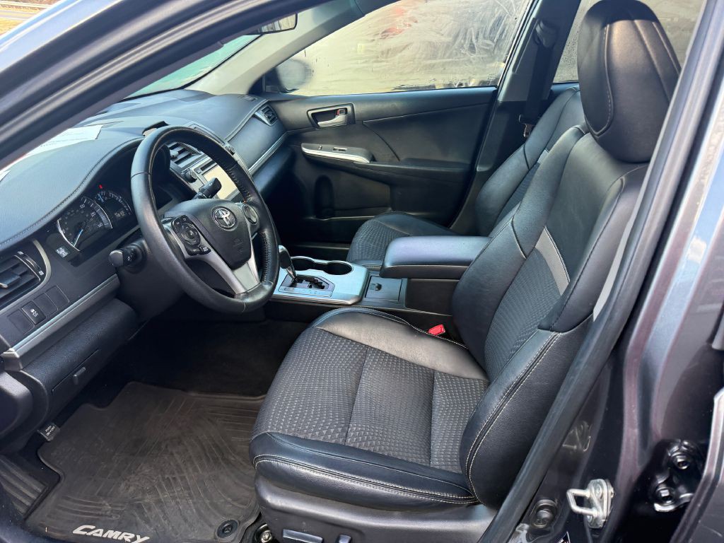 2014 Toyota Camry Image 12