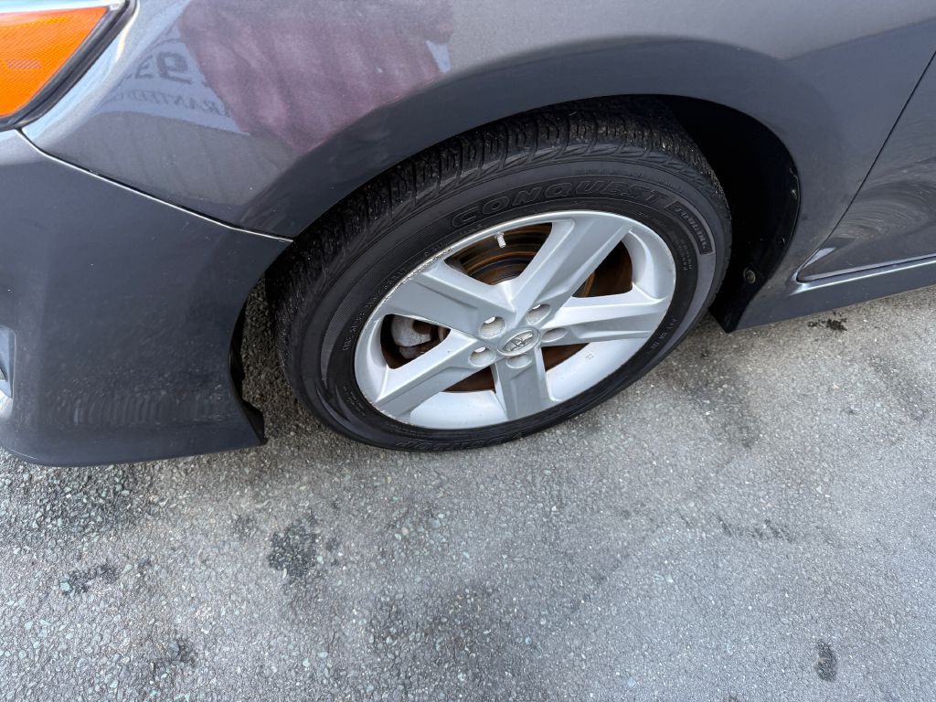 2014 Toyota Camry Image 14