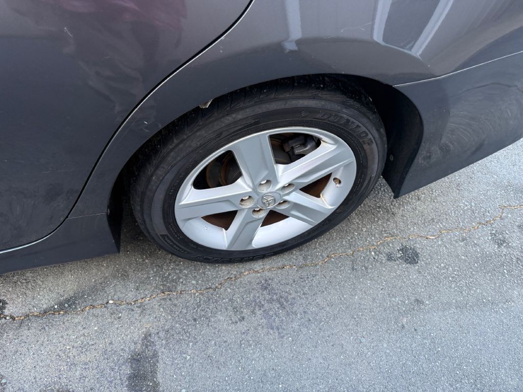 2014 Toyota Camry Image 15