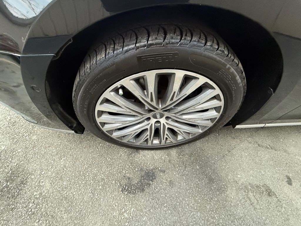 2019 Audi A8 Image 23