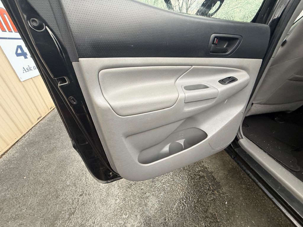 2012 Toyota Tacoma Image 19