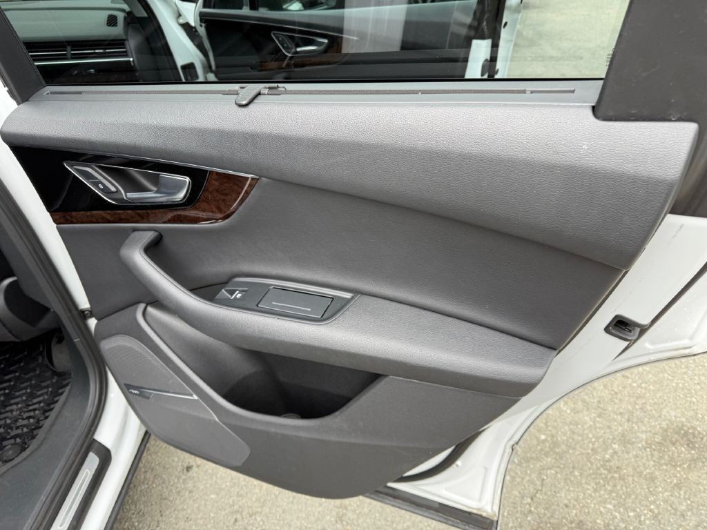 2018 Audi Q7 Image 18