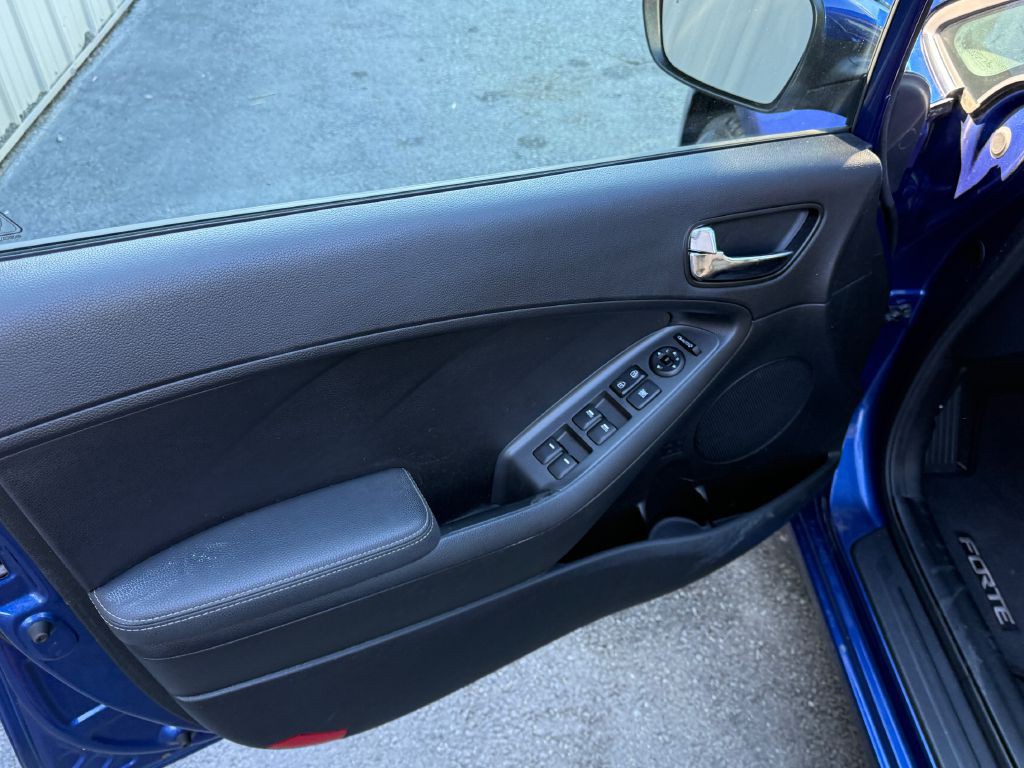 2017 Kia Forte Image 10