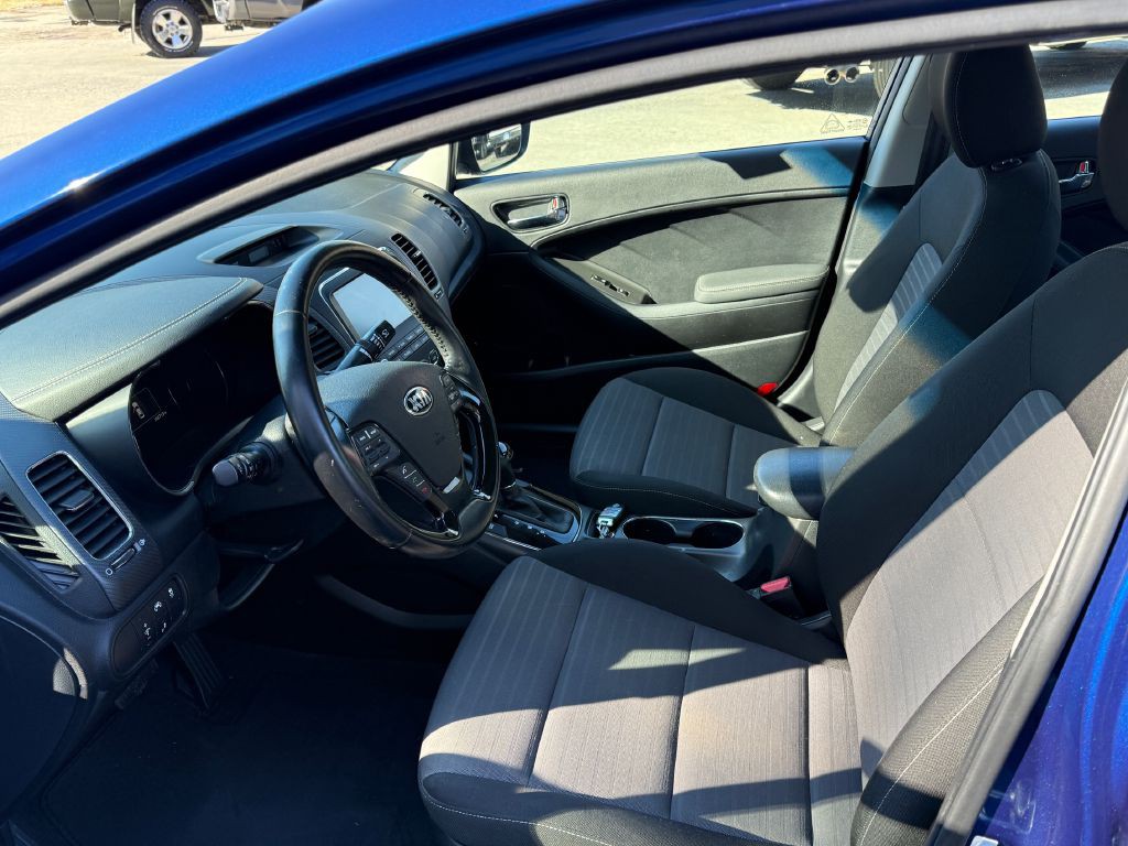 2017 Kia Forte Image 11