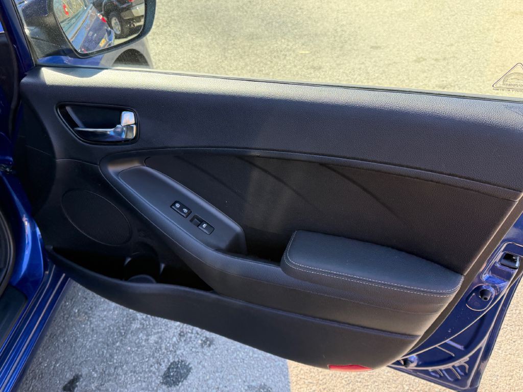 2017 Kia Forte Image 14